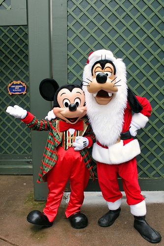 Mickey's Very Merry Christmas Party, Going Out The Door
